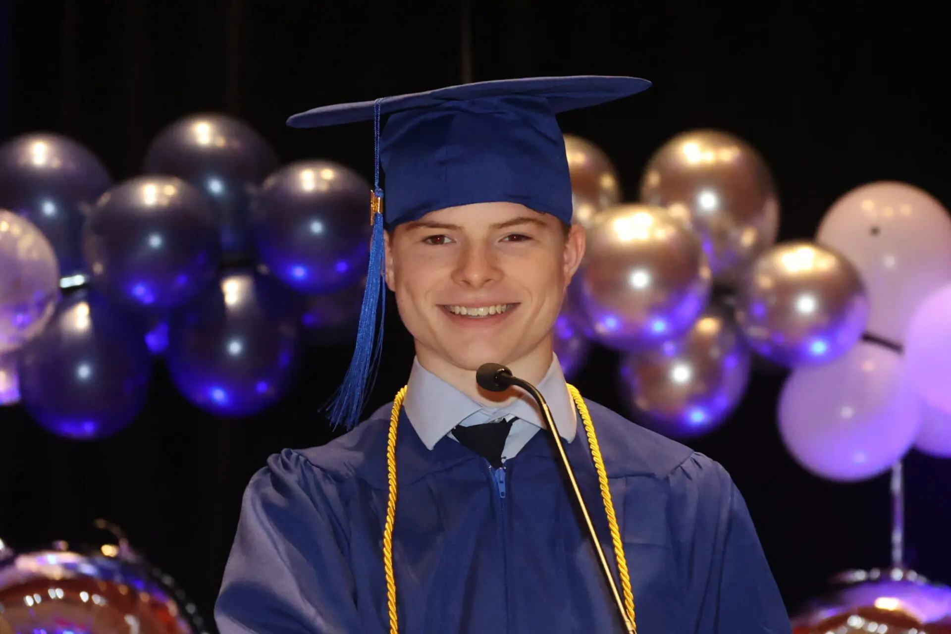 الفتى المتخرج