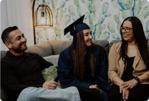 الأشخاص الذين يتشاركون مع خريج