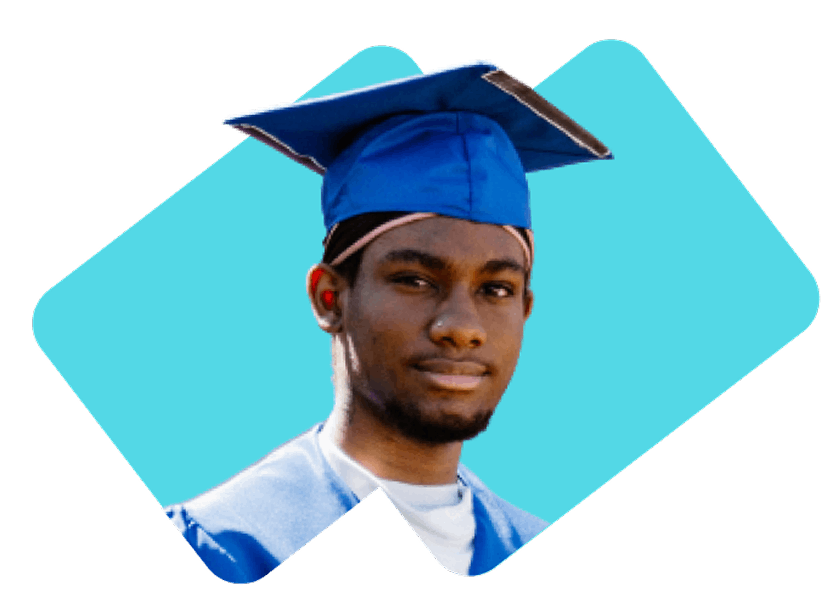 صبي على قبعة التخرج