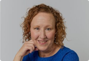 بروفيسور يبتسم